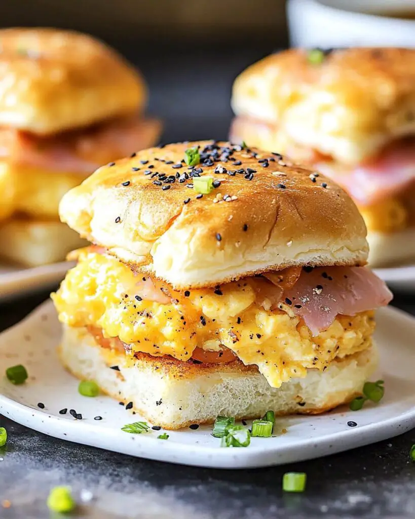 Breakfast Sliders with Hawaiian Rolls